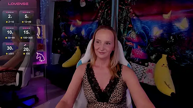 Snapshot of ScarlettPalmer chatting on March 12, 10:10 am ScarlettPalmer online show from March 12, 10:10 am