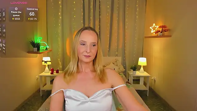 Snapshot of ScarlettPalmer chatting on March 15, 10:21 am ScarlettPalmer online show from March 15, 10:21 am