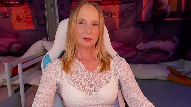 ScarlettPalmer online show from June 18, 9:14 am