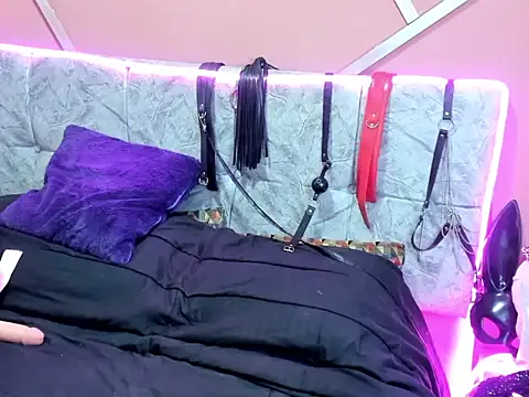 CleareRems online show from December 15, 1:04 pm