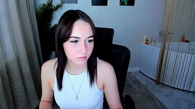 Snapshot of MakeYoueHappy chatting on November 26, 11:44 am MakeYoueHappy online show from November 26, 11:44 am