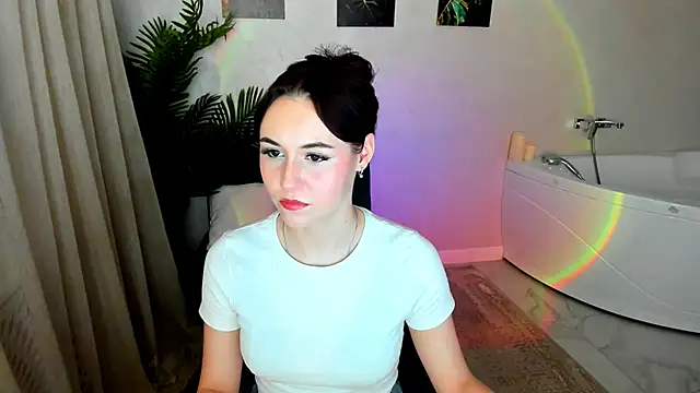 Snapshot of MakeYoueHappy chatting on December 2, 4:29 am MakeYoueHappy online show from December 2, 4:29 am