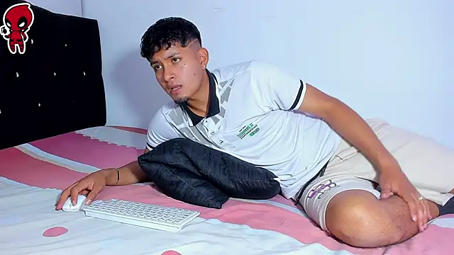 Dominic King online show from February 7, 1:42 am