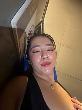 Hannahpradaa  online show from November 6, 12:33 am