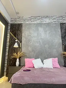 Hannahpradaa  online show from February 3, 11:15 am