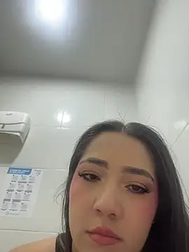 Hannahpradaa  online show from February 10, 11:25 am