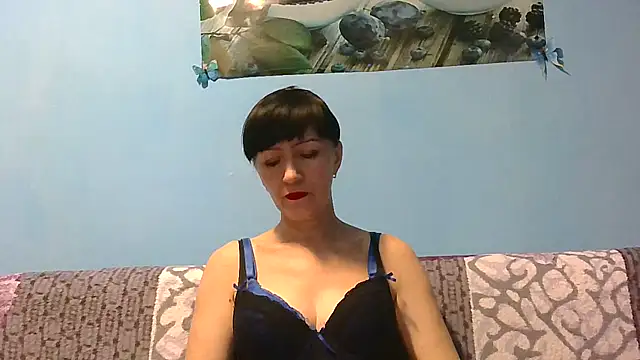 Snapshot of IffetLove42 chatting on April 19, 6:32 pm IffetLove42 online show from April 19, 6:32 pm
