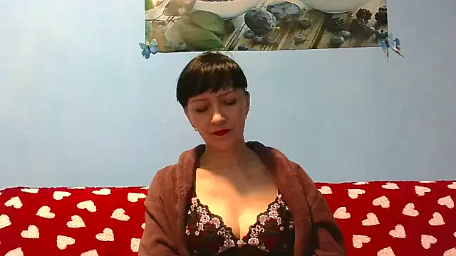 Snapshot of IffetLove42 chatting on April 24, 6:32 pm IffetLove42 online show from April 24, 6:32 pm