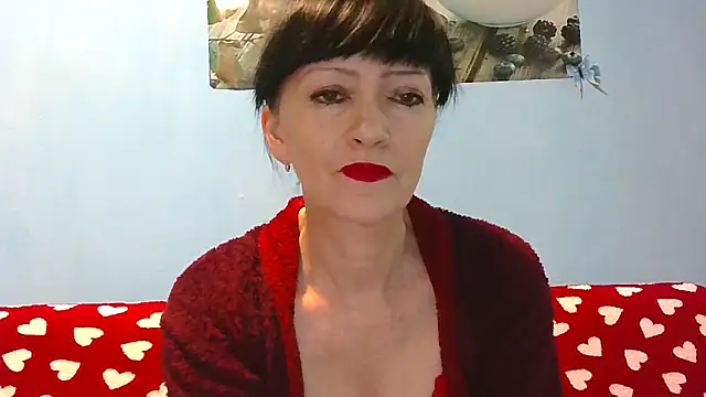 Snapshot of IffetLove42 chatting on May 28, 8:44 am IffetLove42 online show from May 28, 8:44 am