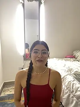 Snapshot of Aamelia chatting on November 2, 9:50 pm Aamelia online show from November 2, 9:50 pm