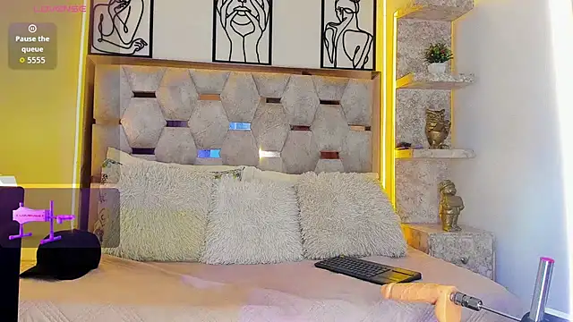 Snapshot of Andrew_Haalls chatting on November 1, 2:52 pm Andrew Haalls online show from November 1, 2:52 pm