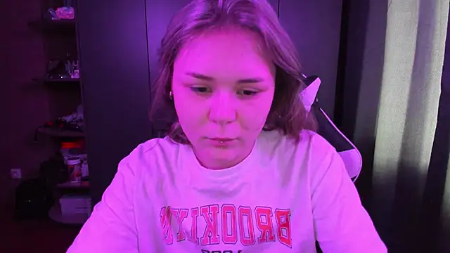 sophia lix online show from November 10, 5:17 am