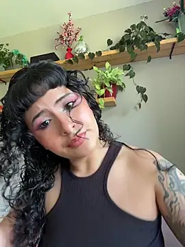 SugarTroubl33 online show from June 20, 1:58 pm
