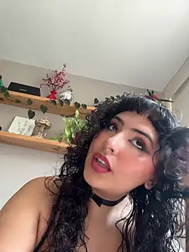 SugarTroubl33 online show from June 26, 2:21 pm