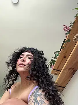 SugarTroubl33 online show from July 8, 2:32 pm