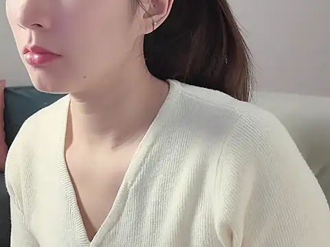 Snapshot of lvy-002 chatting on November 21, 5:06 am lvy-002 online show from November 21, 5:06 am