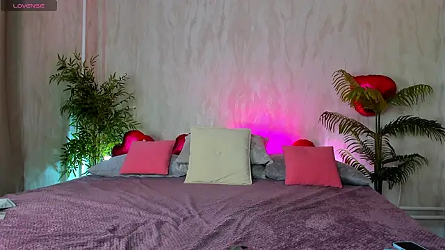 Snapshot of May_Yam chatting on April 16, 12:44 am May Yam online show from April 16, 12:44 am