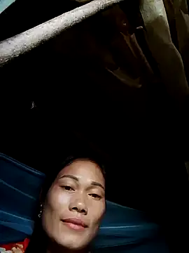 Snapshot of doggy-00 chatting on October 28, 12:25 am doggy-00 online show from October 28, 12:25 am