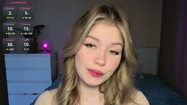 Snapshot of pawsclawss chatting on March 3, 4:51 am pawsclawss online show from March 3, 4:51 am