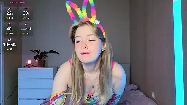 Snapshot of pawsclawss chatting on March 9, 6:39 am pawsclawss online show from March 9, 6:39 am