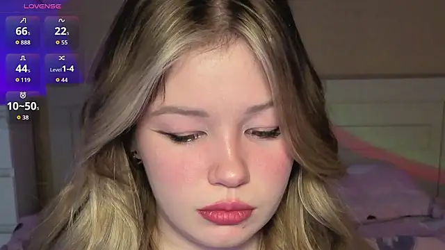 Snapshot of pawsclawss chatting on March 17, 6:50 am pawsclawss online show from March 17, 6:50 am