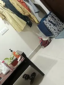 Snapshot of bigtelugubhama chatting on November 18, 10:31 am bigtelugubhama online show from November 18, 10:31 am