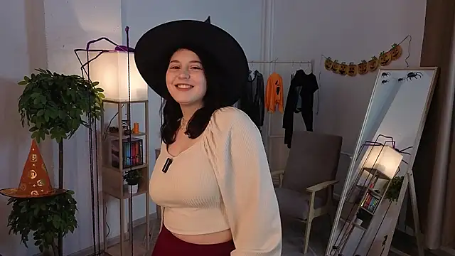 Snapshot of DevonaBedard chatting on October 31, 11:22 am DevonaBedard online show from October 31, 11:22 am