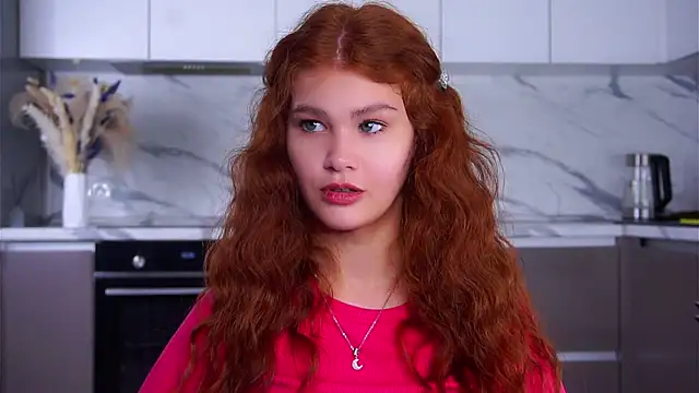 Snapshot of YettaCalabria chatting on December 15, 11:36 am YettaCalabria online show from December 15, 11:36 am