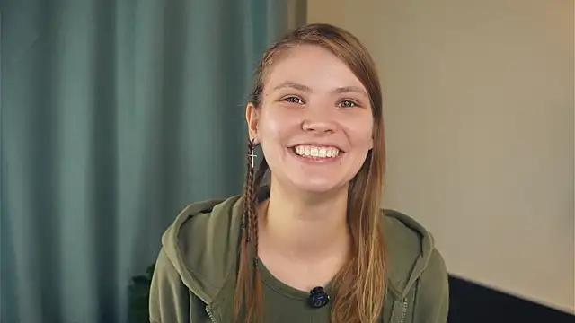 Snapshot of YoshieGradney chatting on October 28, 8:18 am YoshieGradney online show from October 28, 8:18 am