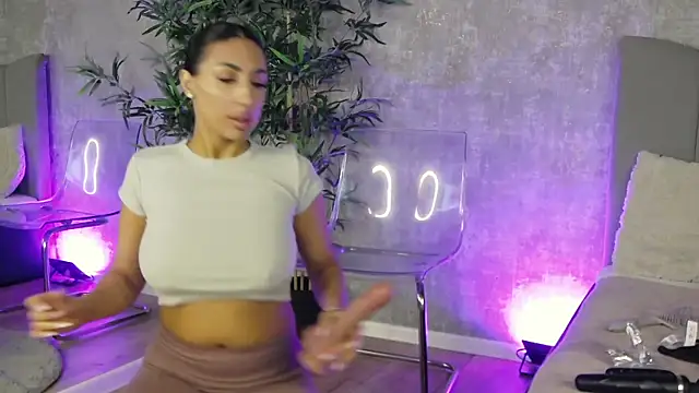 Snapshot of NattyMoonx chatting on November 30, 9:41 pm NattyMoonx online show from November 30, 9:41 pm