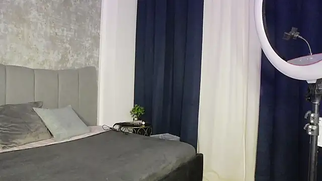 Snapshot of NattyMoonx chatting on December 14, 8:02 pm NattyMoonx online show from December 14, 8:02 pm