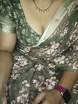 shreyareddy99 online show from November 3, 5:03 pm