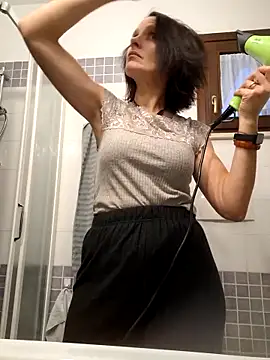 Piediniecollant online show from December 16, 3:28 pm