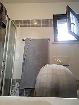 Piediniecollant online show from January 8, 8:16 am