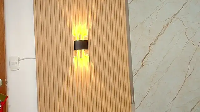 Snapshot of Madisson_Queens chatting on December 16, 3:06 pm Madisson Queens online show from December 16, 3:06 pm