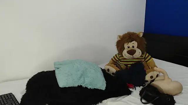 EmmilyConnor online show from June 17, 2:51 pm