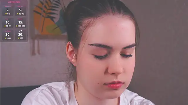 Snapshot of LoreeScialdone chatting on November 13, 4:39 pm LoreeScialdone online show from November 13, 4:39 pm