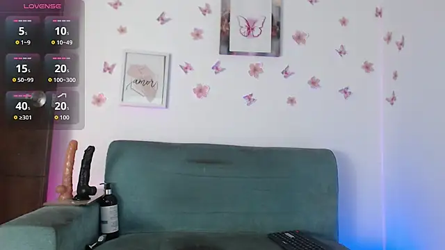 Snapshot of evelinmartinez chatting on July 10, 8:11 pm evelinmartinez online show from July 10, 8:11 pm