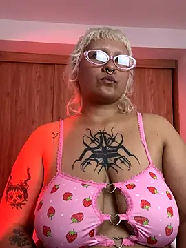 pinkbaddie777 online show from November 7, 2:33 am