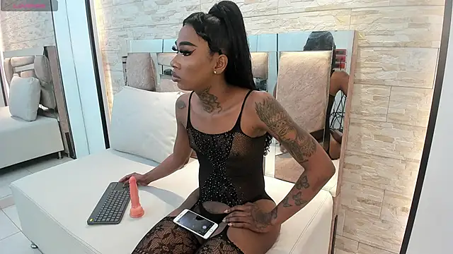 sheinny brown online show from November 19, 3:39 am