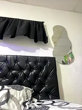 Snapshot of zui_luu chatting on November 13, 4:17 pm zui luu online show from November 13, 4:17 pm