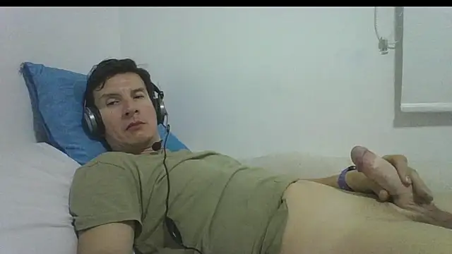 carliesexyman online show from November 17, 6:30 am