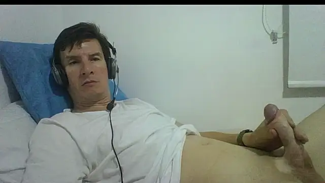 carliesexyman online show from November 25, 3:50 am