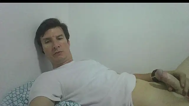 carliesexyman online show from November 30, 5:55 am