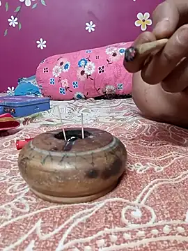 Laal Parilove online show from November 1, 8:22 pm