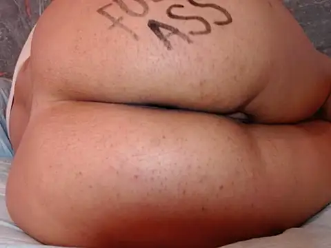 Snapshot of SexyBombs-01 chatting on November 24, 6:40 pm SexyBombs-01 online show from November 24, 6:40 pm