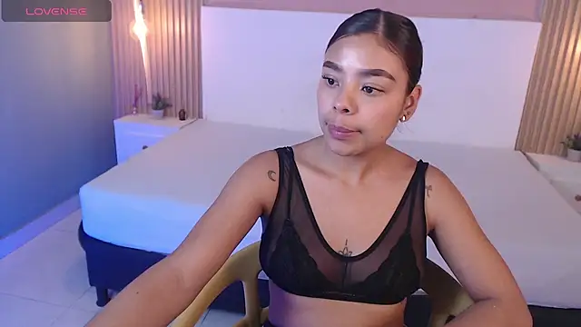 Snapshot of SoffiaDams2 chatting on November 23, 11:54 am SoffiaDams2 online show from November 23, 11:54 am