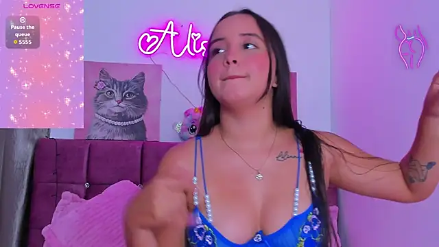 Snapshot of alissonsweet18 chatting on April 13, 2:00 pm alissonsweet18 online show from April 13, 2:00 pm
