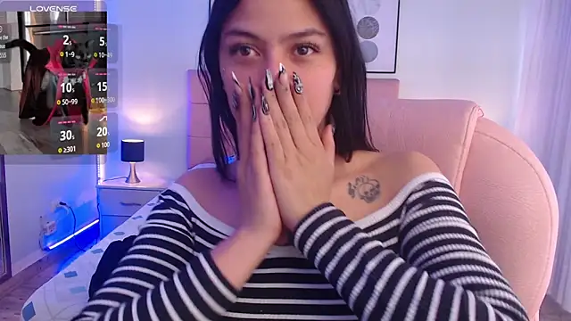 KikiVelvet online show from November 4, 8:41 pm