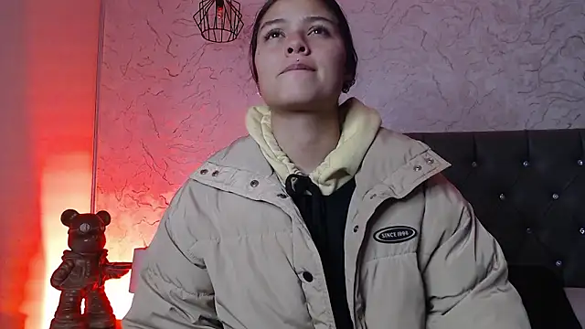 KikiVelvet online show from February 4, 3:45 am